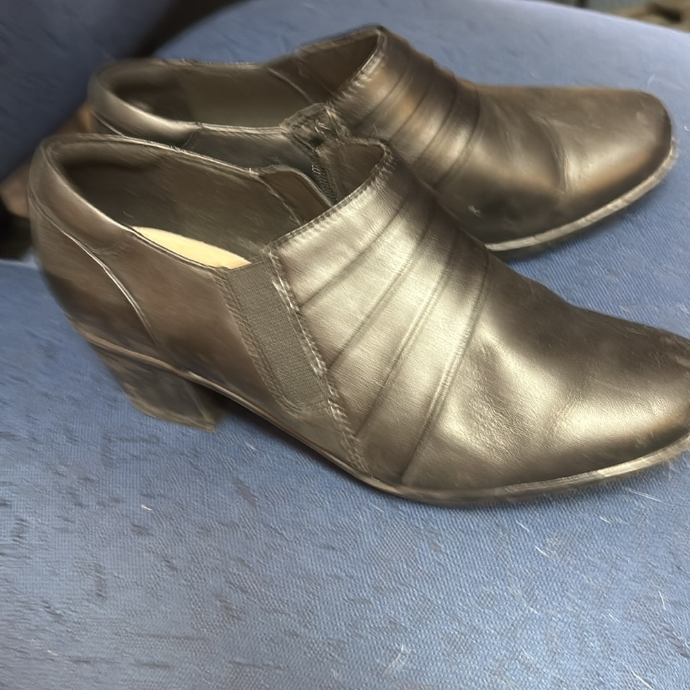Shoes - Picture 2 of 2
